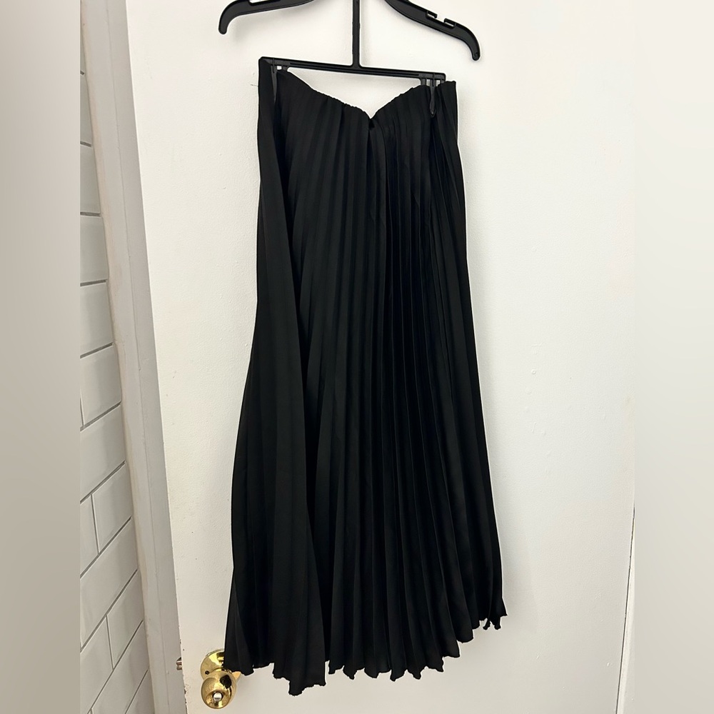 Long Zara Black Pleated Skirt size XS